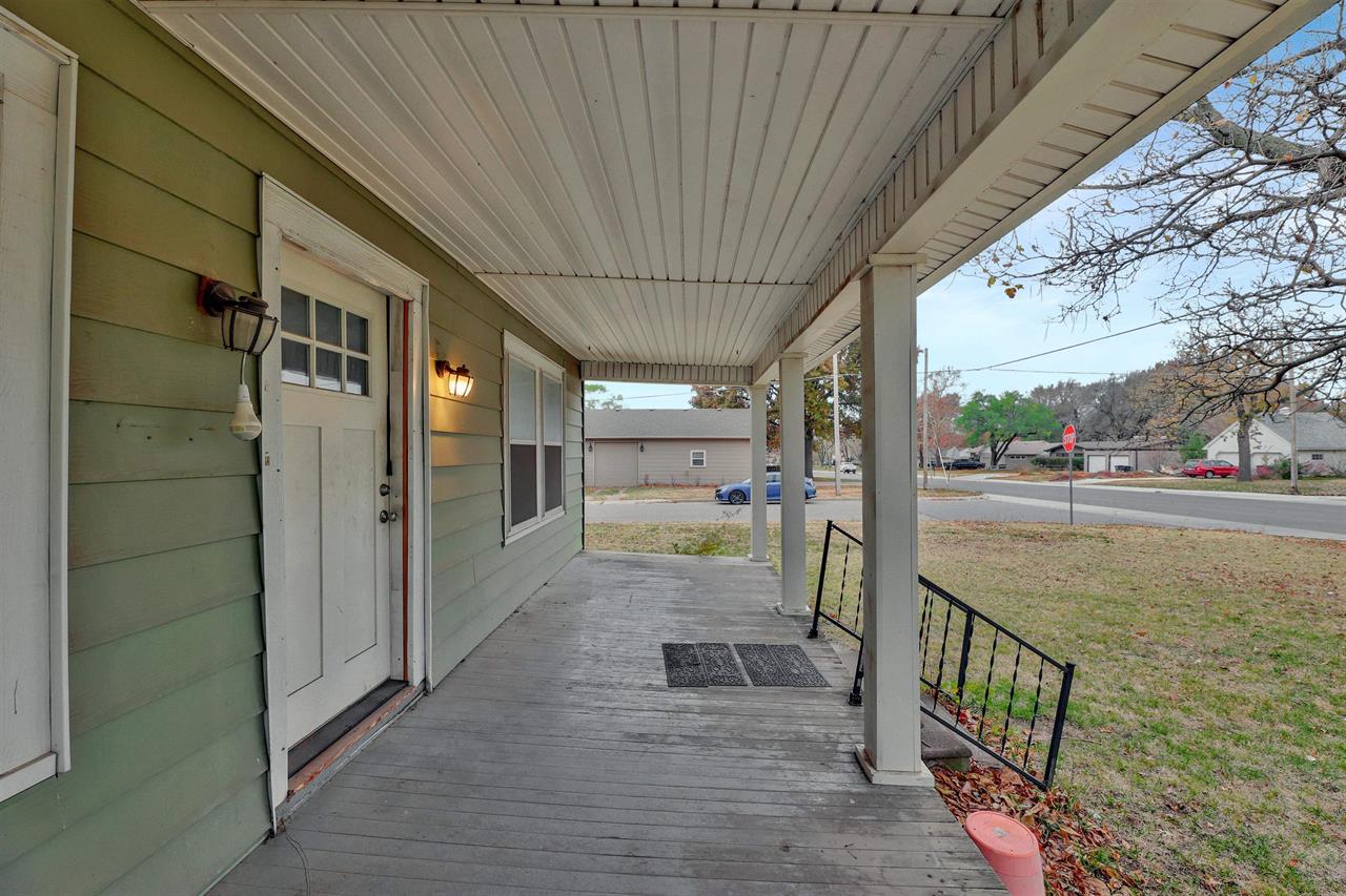 For Sale: 1034 S Douglas Rd, El Dorado KS